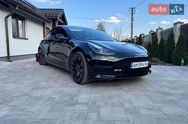 Седан Tesla Model 3 2023 в Житомирі