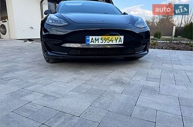 Седан Tesla Model 3 2023 в Житомирі