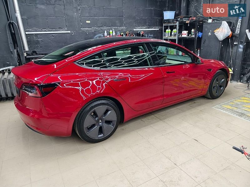 Седан Tesla Model 3 2022 в Вишгороді