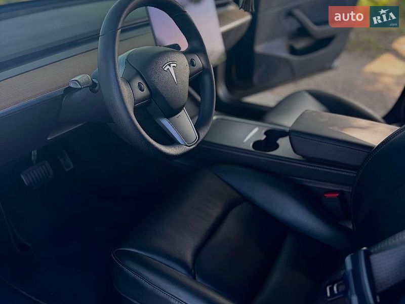 Седан Tesla Model 3 2019 в Киеве