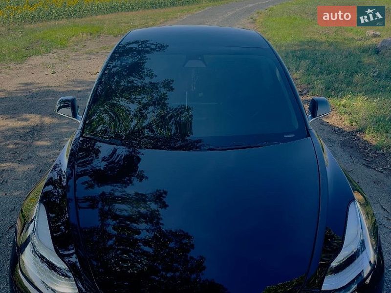 Седан Tesla Model 3 2019 в Киеве
