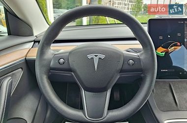 Седан Tesla Model 3 2021 в Львове