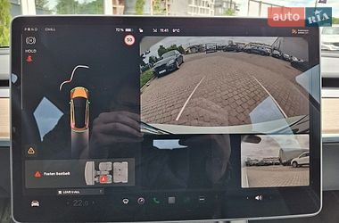 Седан Tesla Model 3 2021 в Львове