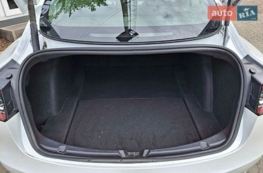 Седан Tesla Model 3 2021 в Львове