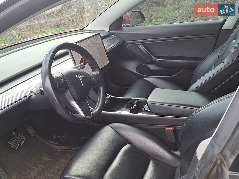 Седан Tesla Model 3 2018 в Киеве