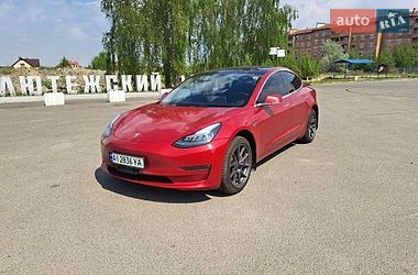 Седан Tesla Model 3 2018 в Киеве
