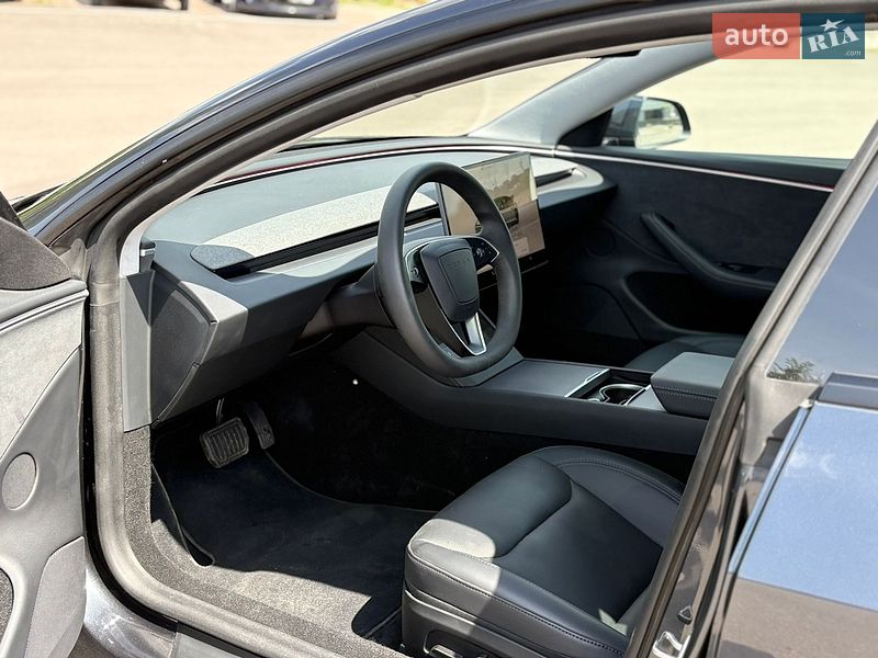 Седан Tesla Model 3 2025 в Рівному