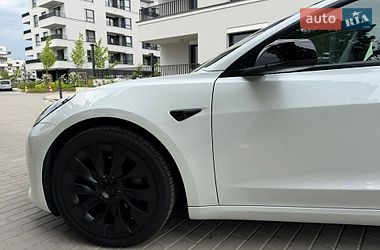 Седан Tesla Model 3 2020 в Києві
