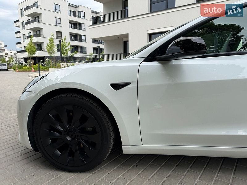 Седан Tesla Model 3 2020 в Києві