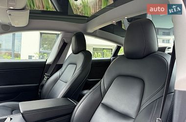Седан Tesla Model 3 2020 в Києві