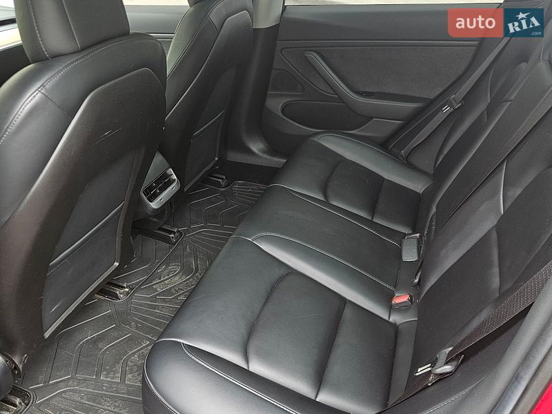 Седан Tesla Model 3 2019 в Харкові