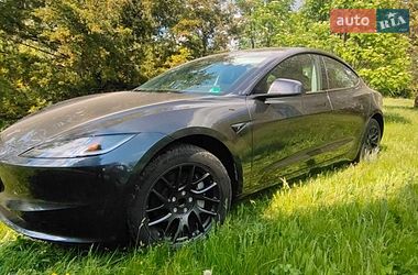 Седан Tesla Model 3 2025 в Полтаве