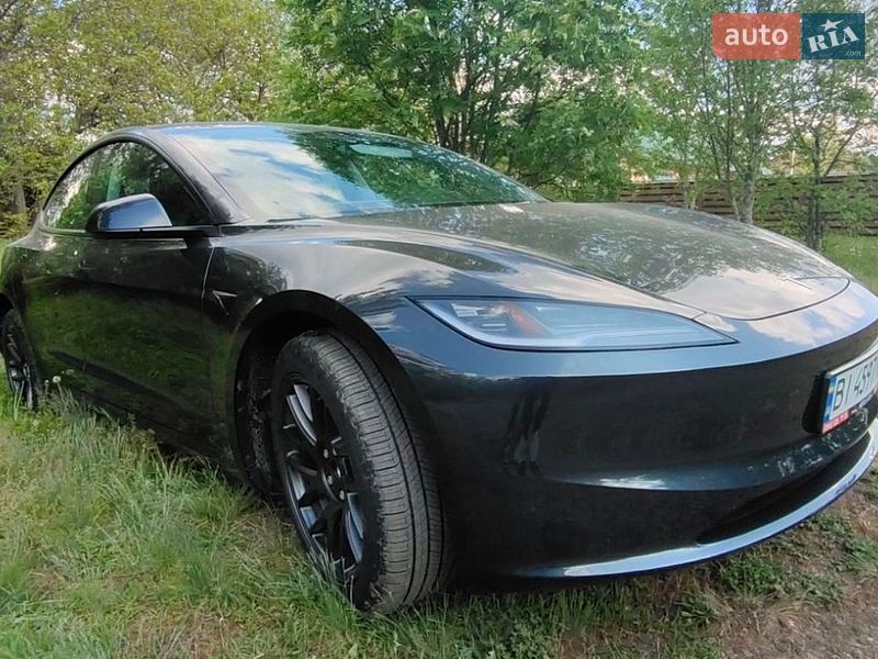 Седан Tesla Model 3 2025 в Полтаве