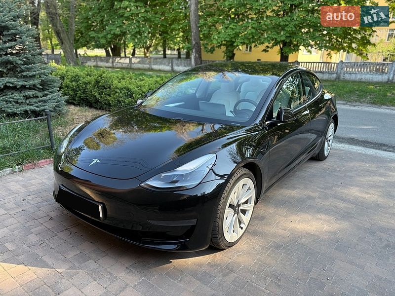 Седан Tesla Model 3 2021 в Днепре