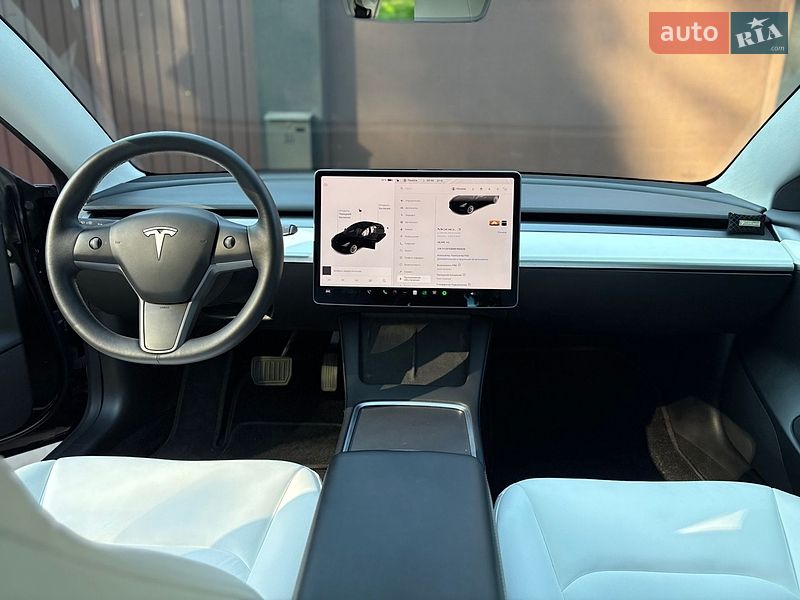 Седан Tesla Model 3 2021 в Днепре
