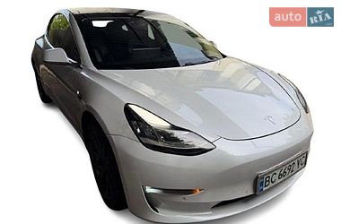 Седан Tesla Model 3 2019 в Львові