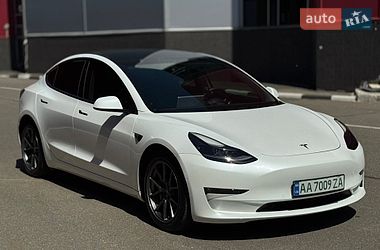 Седан Tesla Model 3 2021 в Києві