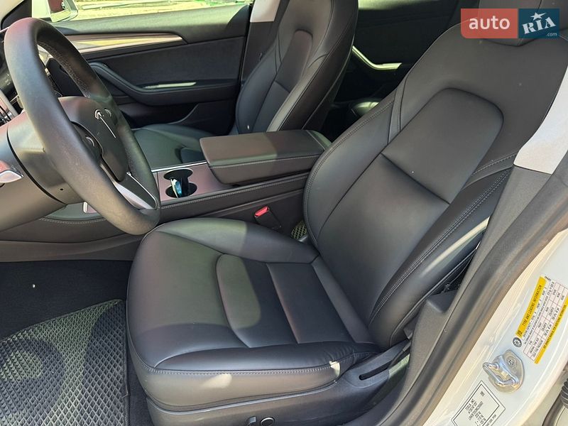 Седан Tesla Model 3 2021 в Києві