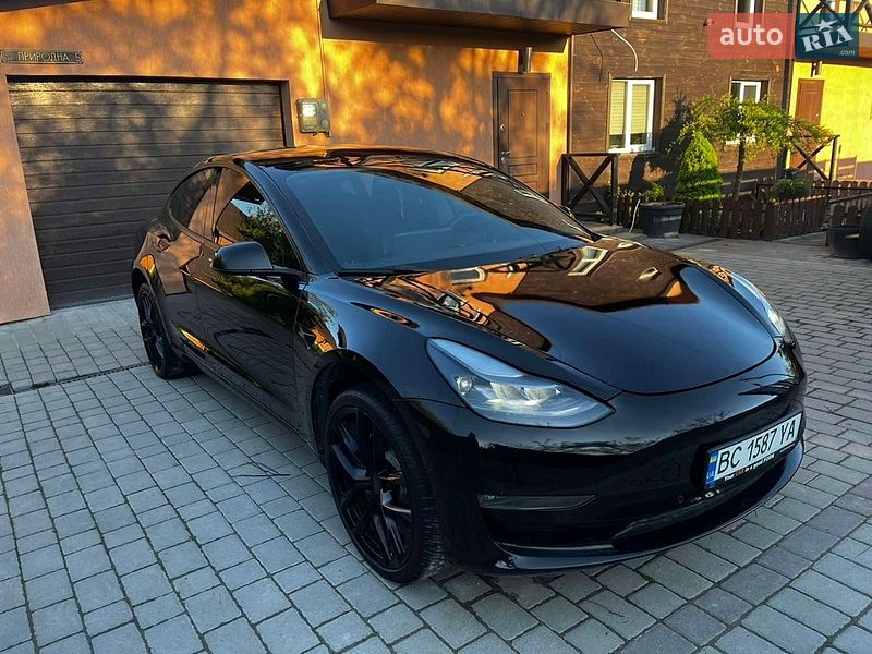 Tesla Model 3 2022