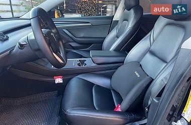 Седан Tesla Model 3 2022 в Львове