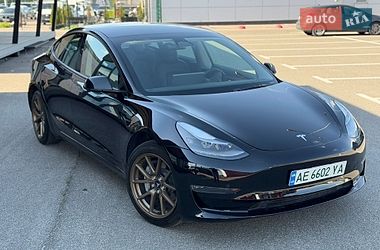 Седан Tesla Model 3 2022 в Киеве