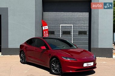 Седан Tesla Model 3 2024 в Києві