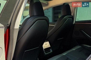 Седан Tesla Model 3 2024 в Києві