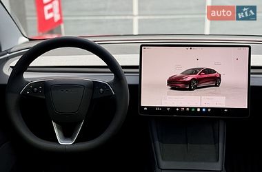 Седан Tesla Model 3 2024 в Києві