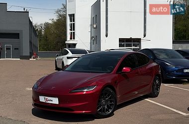 Седан Tesla Model 3 2024 в Києві