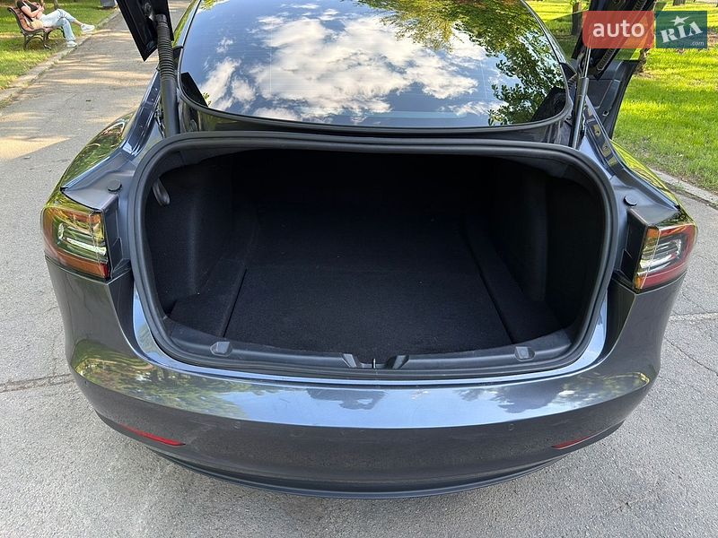 Седан Tesla Model 3 2022 в Киеве