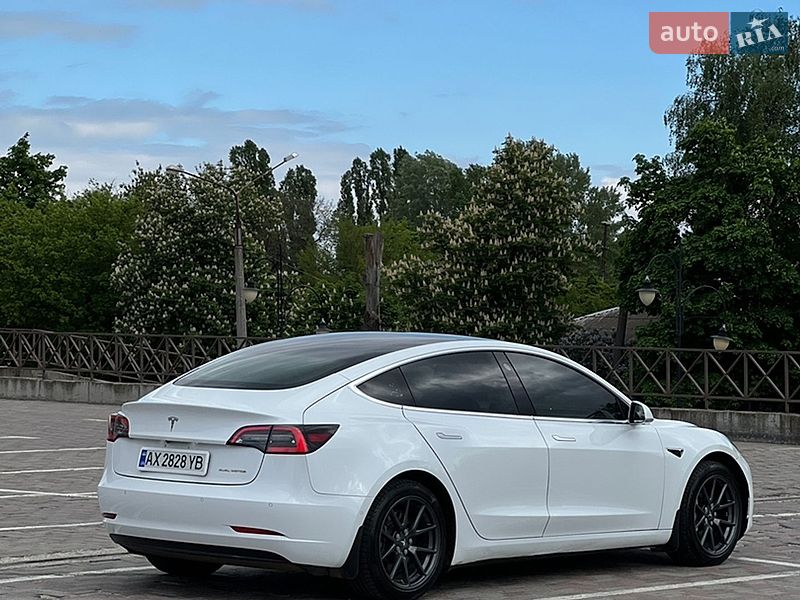 Седан Tesla Model 3 2018 в Харькове