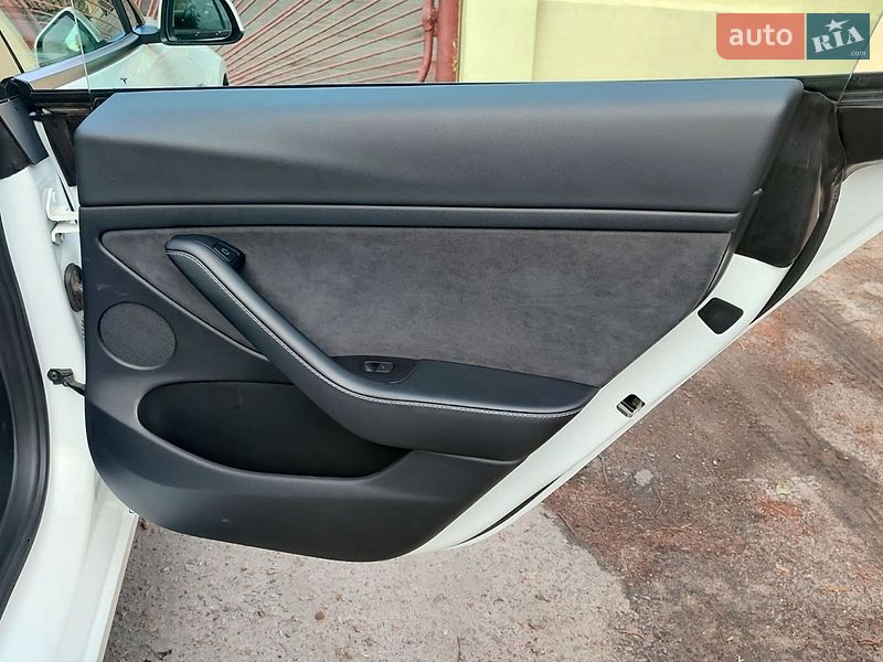 Седан Tesla Model 3 2021 в Полтаве