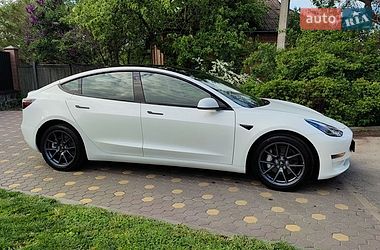 Седан Tesla Model 3 2021 в Полтаве