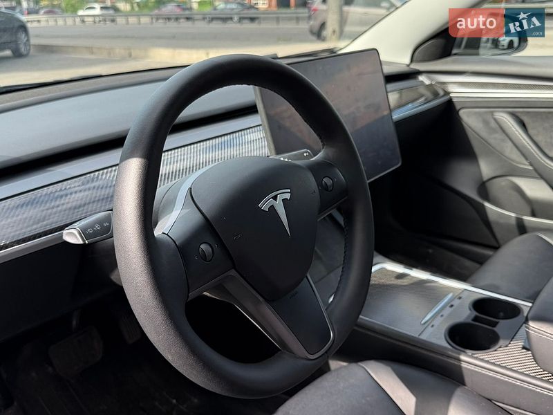 Седан Tesla Model 3 2022 в Дніпрі