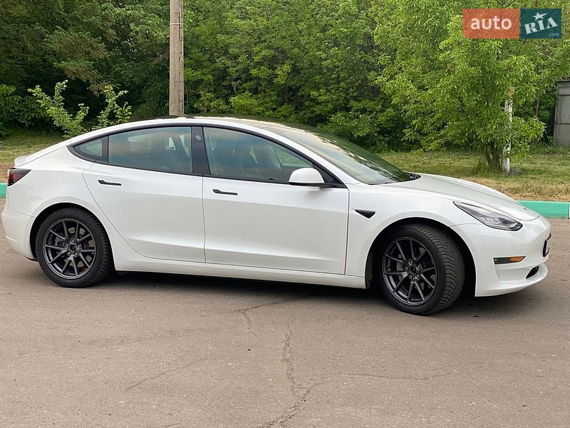 Седан Tesla Model 3 2020 в Краснограде