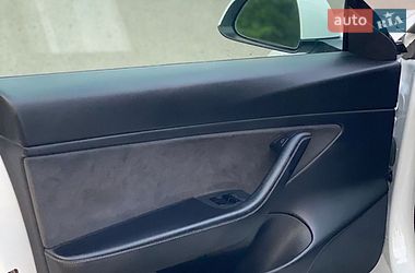 Седан Tesla Model 3 2020 в Краснограде