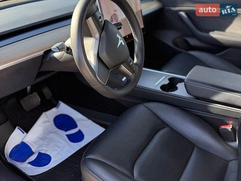 Седан Tesla Model 3 2020 в Краснограде