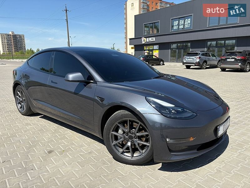 Tesla Model 3 2023