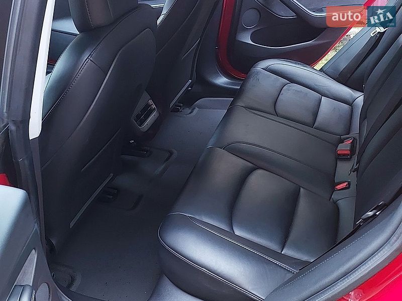Седан Tesla Model 3 2021 в Ужгороді