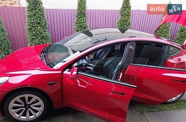 Седан Tesla Model 3 2021 в Ужгороді