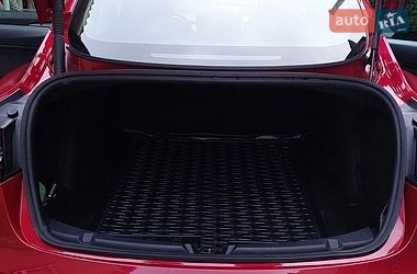 Седан Tesla Model 3 2021 в Ужгороді