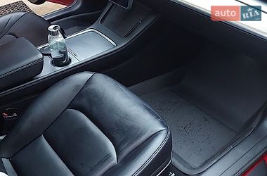 Седан Tesla Model 3 2021 в Ужгороді