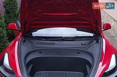 Седан Tesla Model 3 2021 в Ужгороді