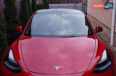Седан Tesla Model 3 2021 в Ужгороді