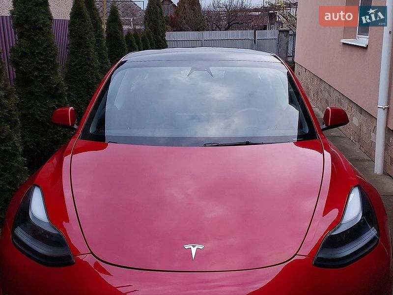 Седан Tesla Model 3 2021 в Ужгороді