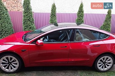 Седан Tesla Model 3 2021 в Ужгороді