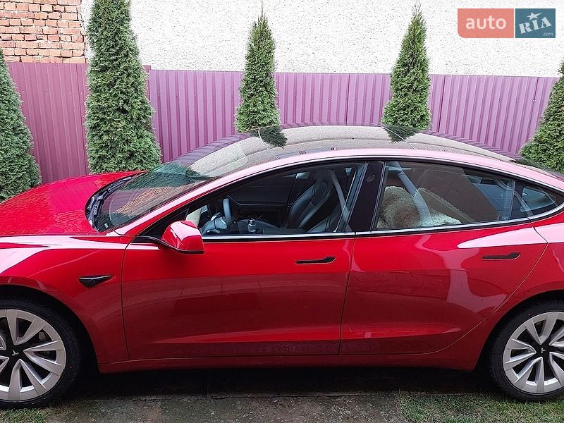 Седан Tesla Model 3 2021 в Ужгороді