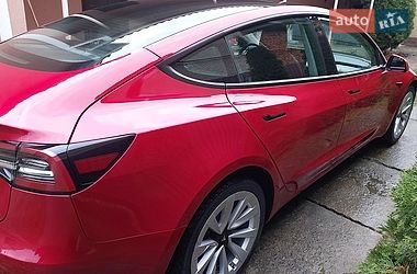 Седан Tesla Model 3 2021 в Ужгороді