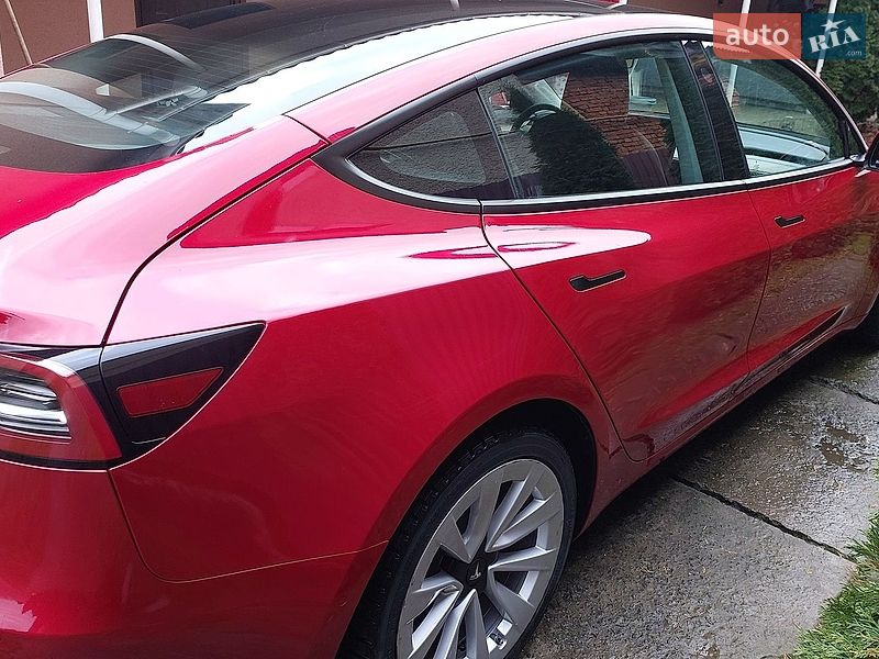 Седан Tesla Model 3 2021 в Ужгороді