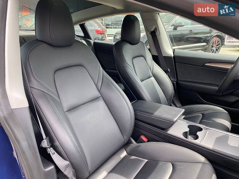 Седан Tesla Model 3 2022 в Львові